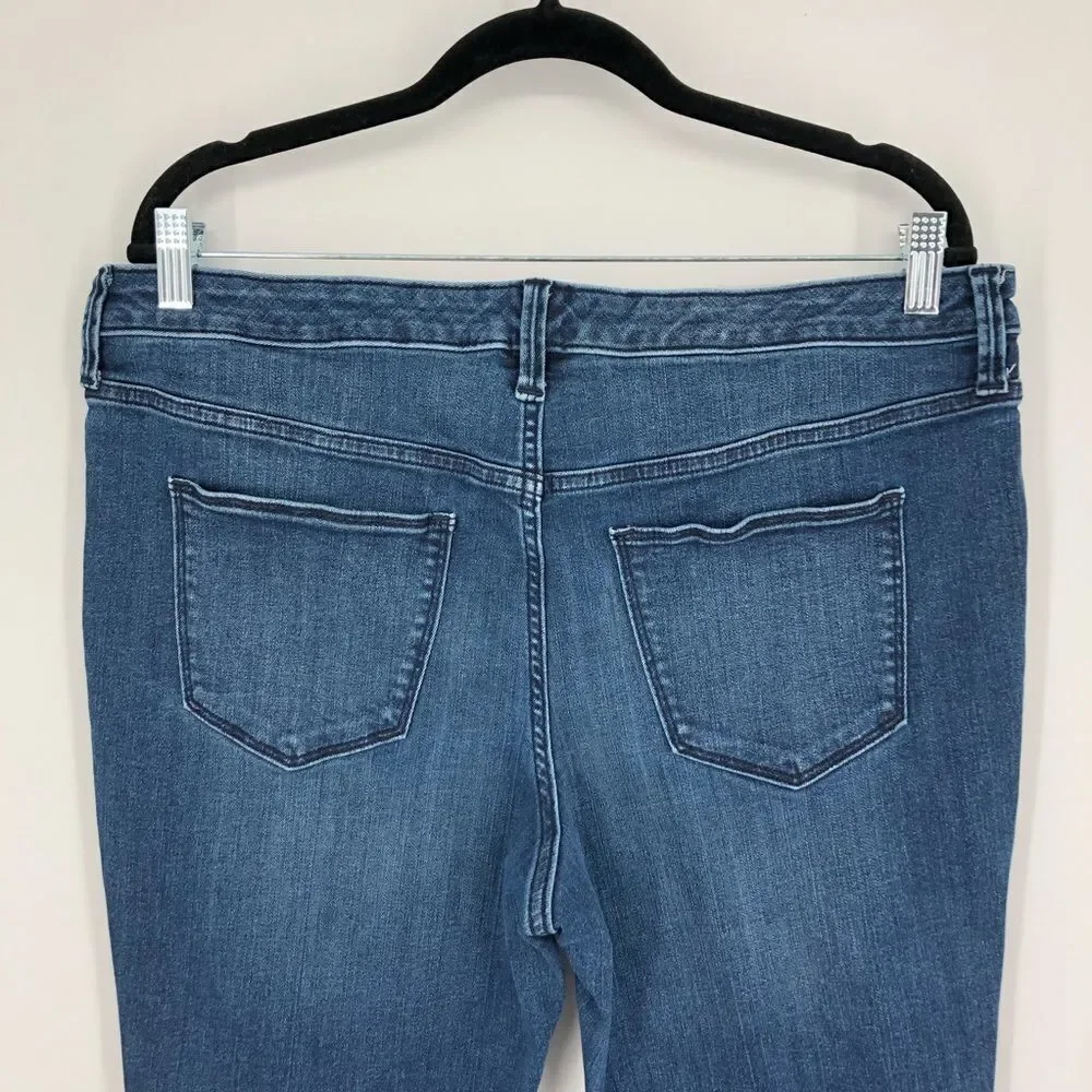 Universal Thread Mid Rise Jegging Red Side Stripe‎